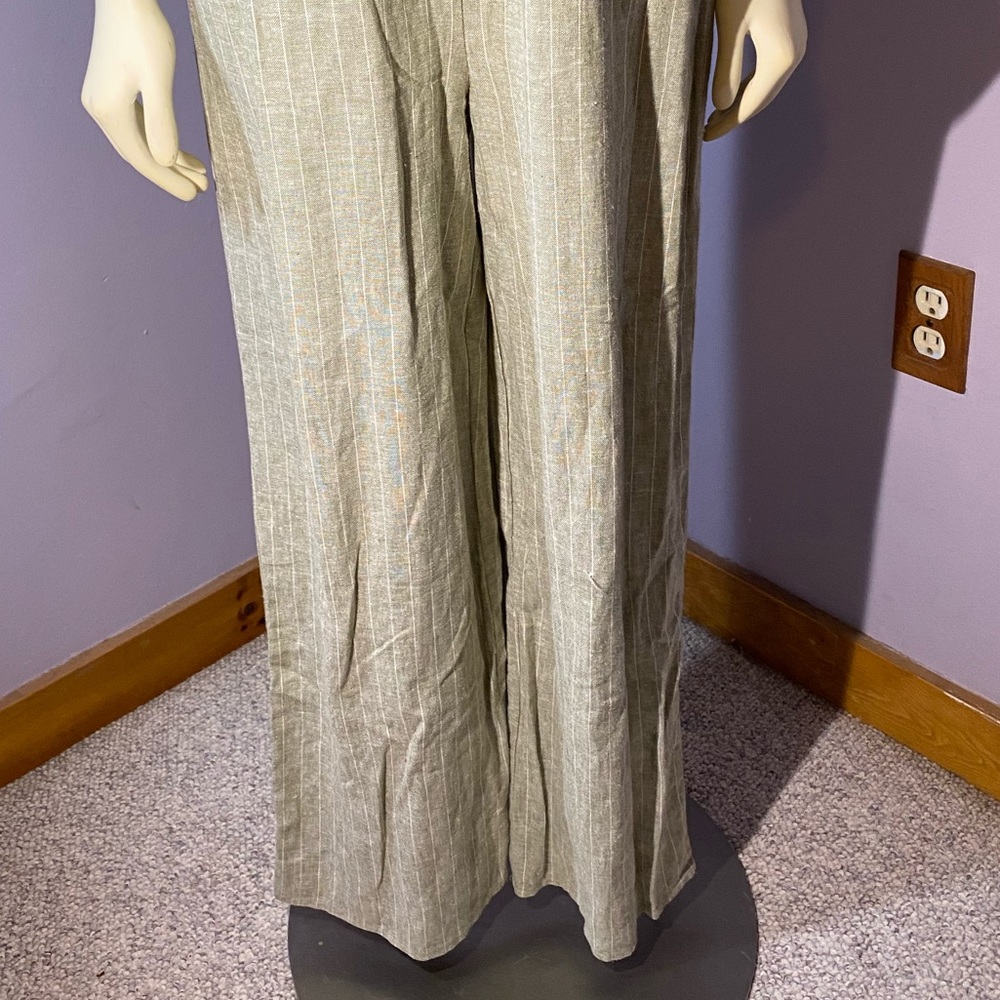 Romeo & Juliet Couture Jumpsuit - Picture 4 of 16